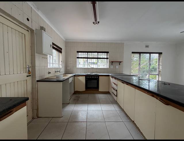 4 BEDROOM HOUSE FOR SALE IN BALLITO CENTRAL